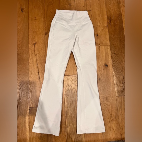 Alo white flare leggings extra small - Picture 1 of 2